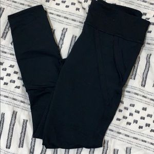 Fabletics leggings with pockets that zip closed